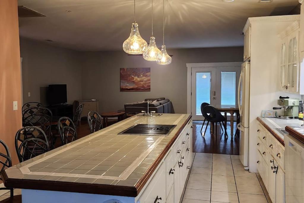 A Retro Rejuvenation Villa Midway Kültér fotó